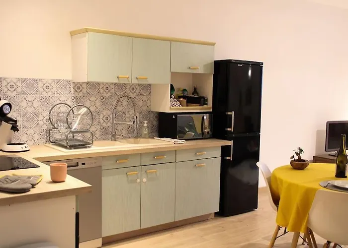 Confortable Proche Des Commodites アパート